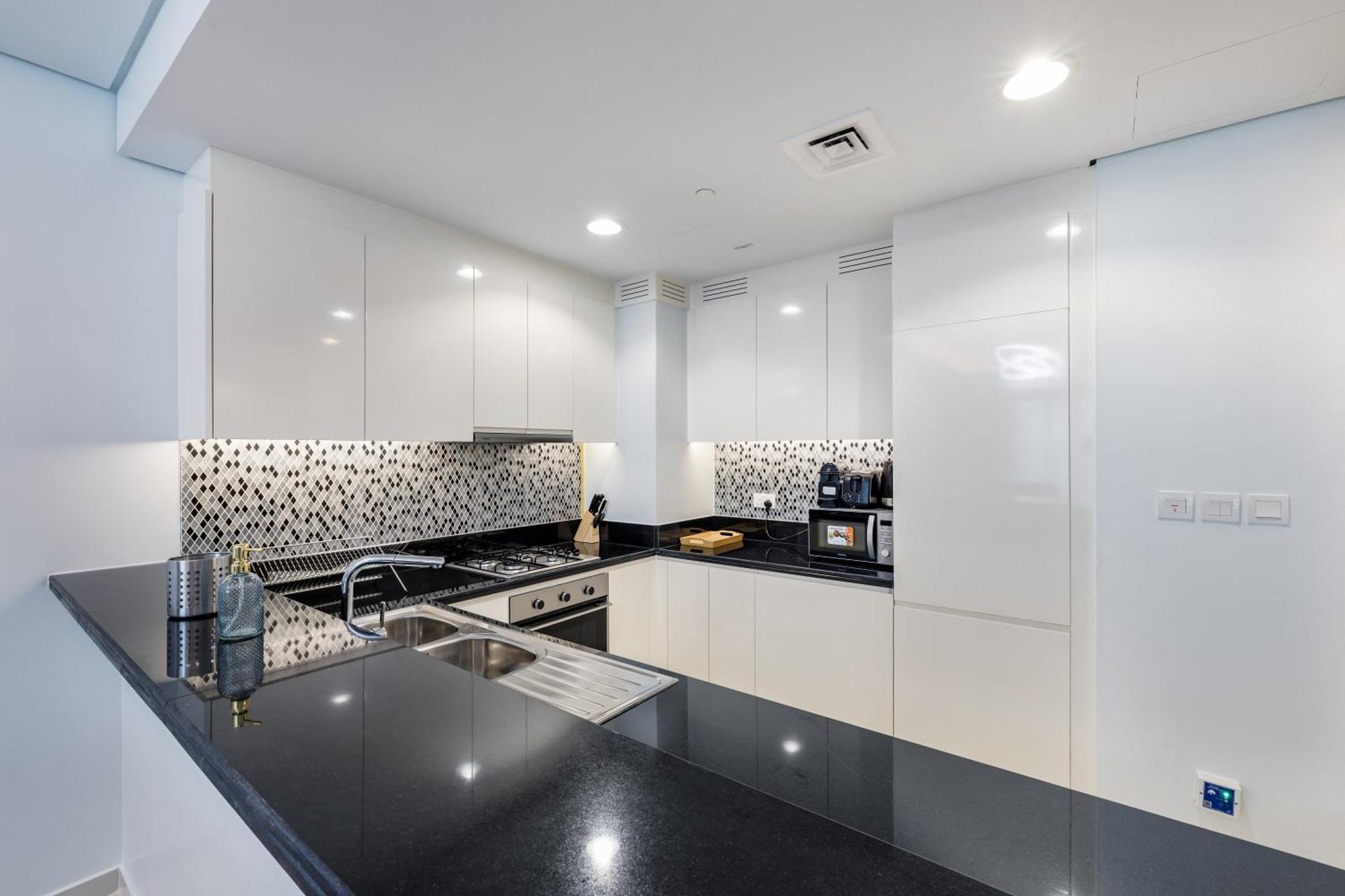 شقة Aliving Luxe 2Br With Burj Khalifa View Infinity Pool Midtown-4704 دبي المظهر الخارجي الصورة