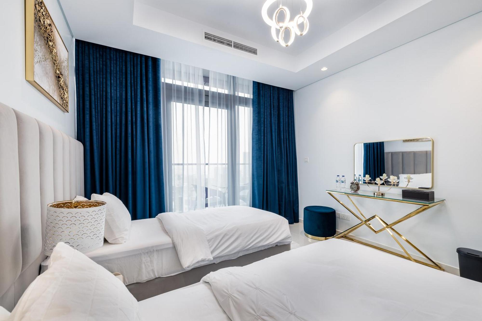 شقة Aliving Luxe 2Br With Burj Khalifa View Infinity Pool Midtown-4704 دبي المظهر الخارجي الصورة
