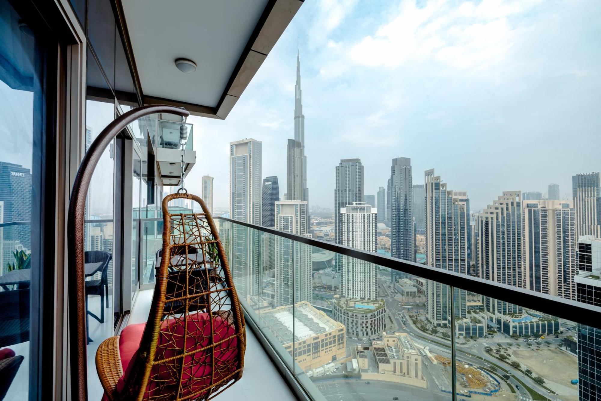 شقة Aliving Luxe 2Br With Burj Khalifa View Infinity Pool Midtown-4704 دبي المظهر الخارجي الصورة